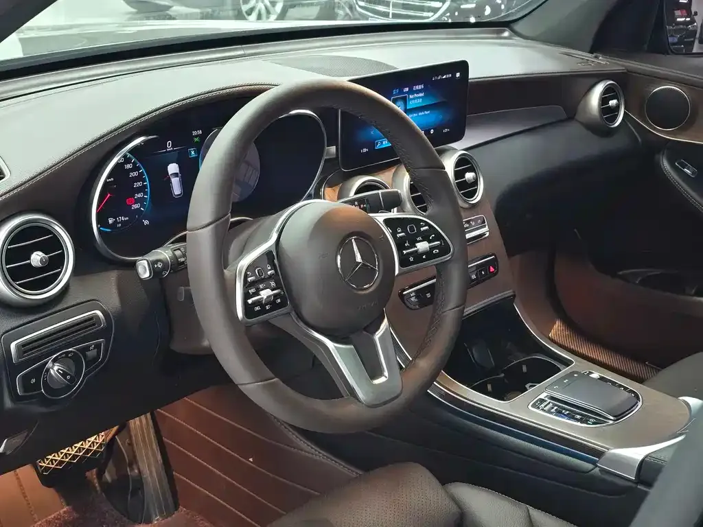 Mercedes-Benz GLC — фото 5
