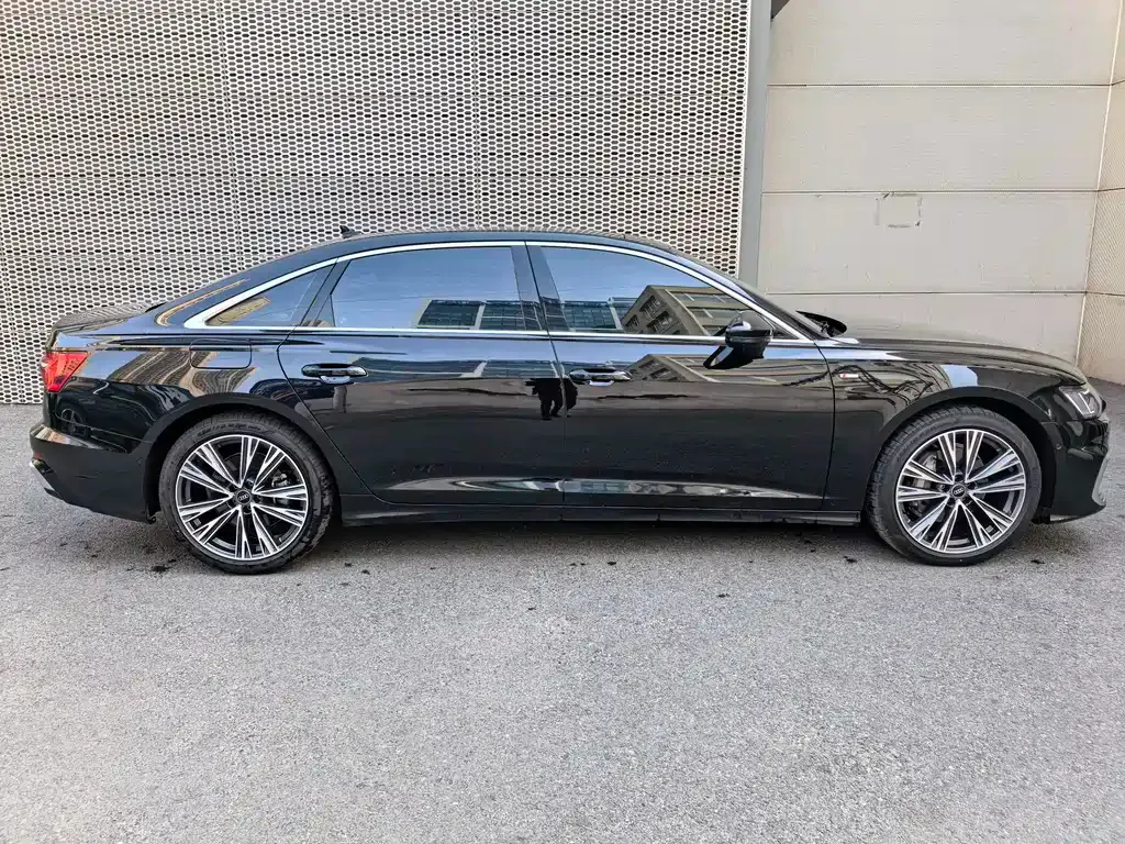 Audi A6L — фото 6