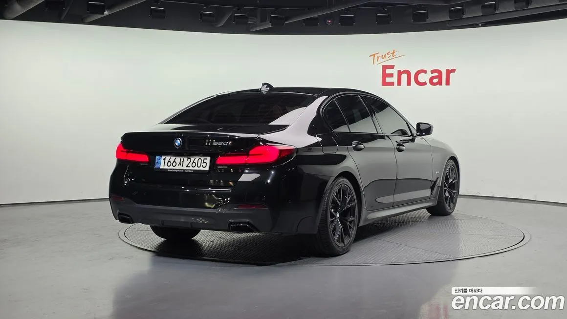 BMW 5-Series 2022 из KR, фото 8