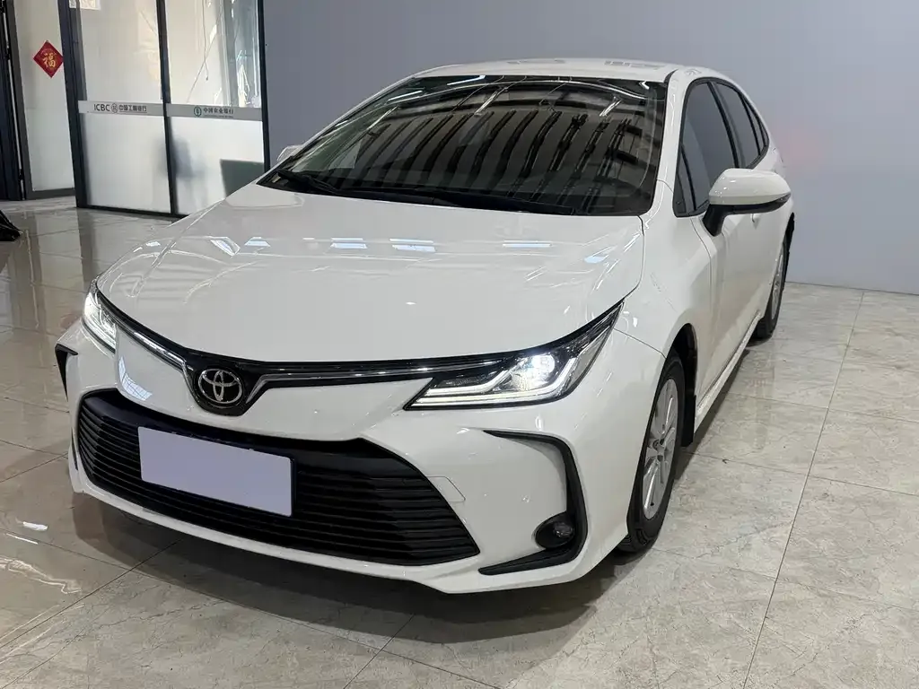 Toyota Corolla 2023 из CN, фото 1