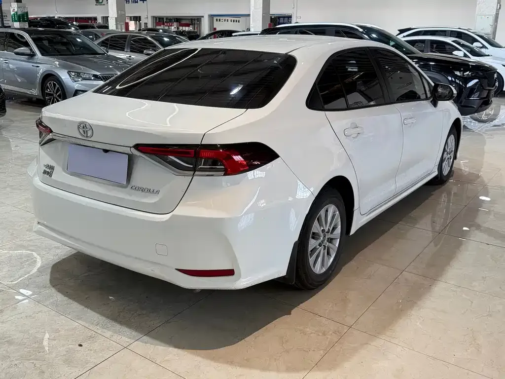 Toyota Corolla 2023 из CN, фото 5