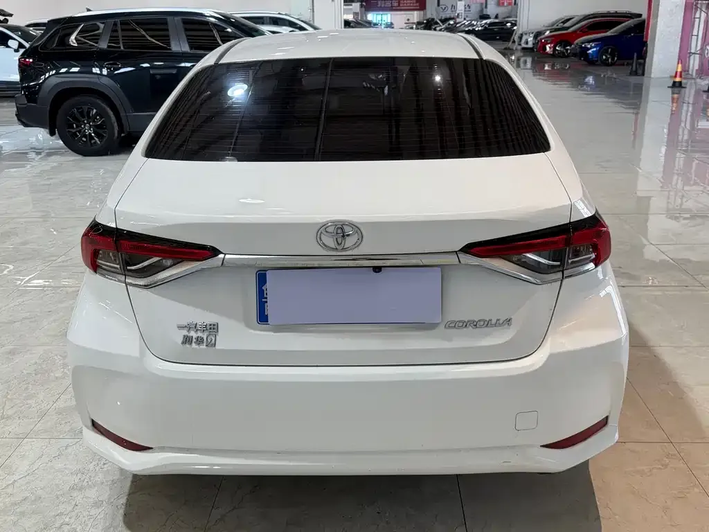 Toyota Corolla 2023 из CN, фото 2
