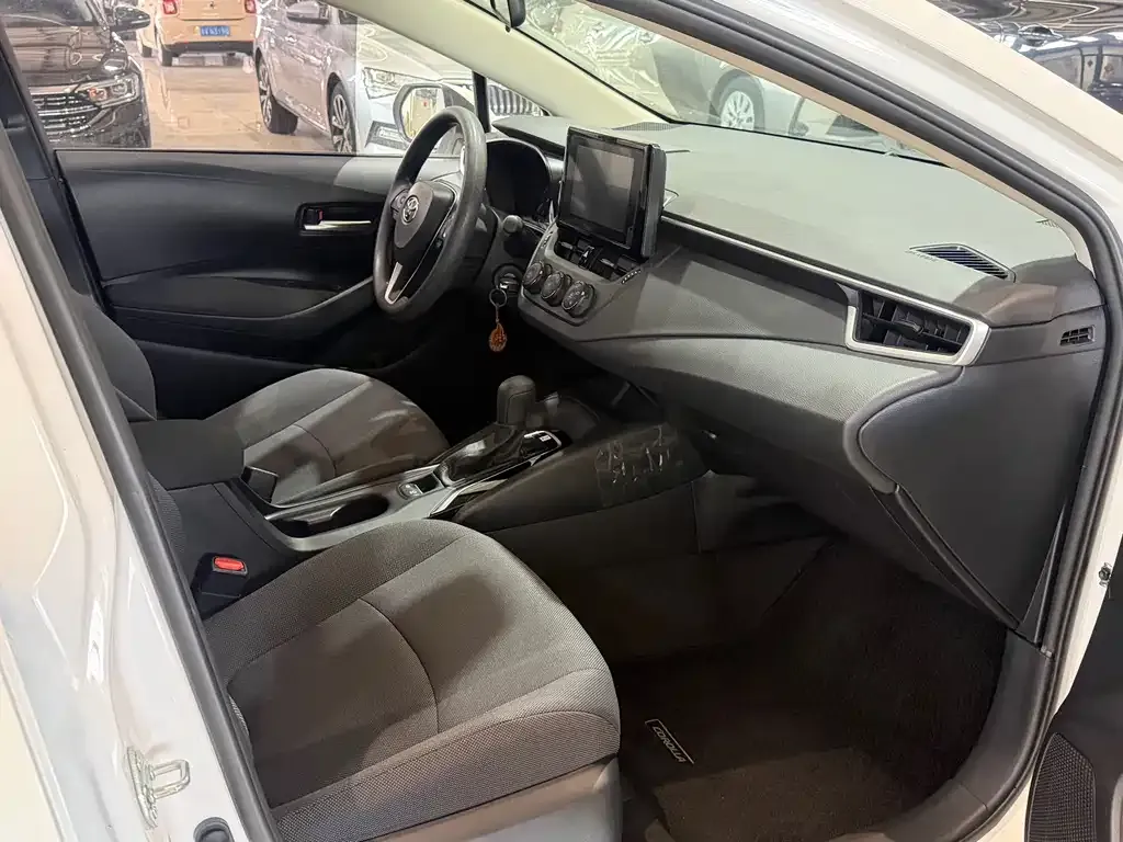 Toyota Corolla 2023 из CN, фото 7
