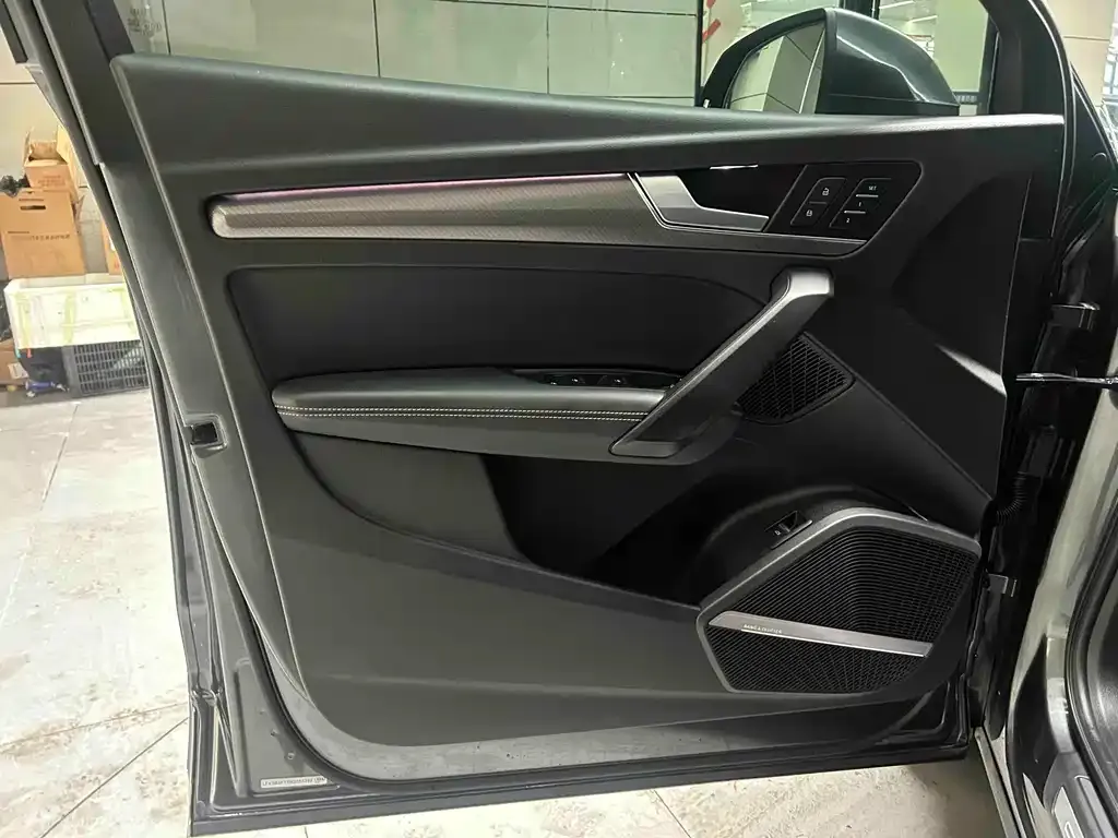 Audi Q5L 2022 из CN, фото 2