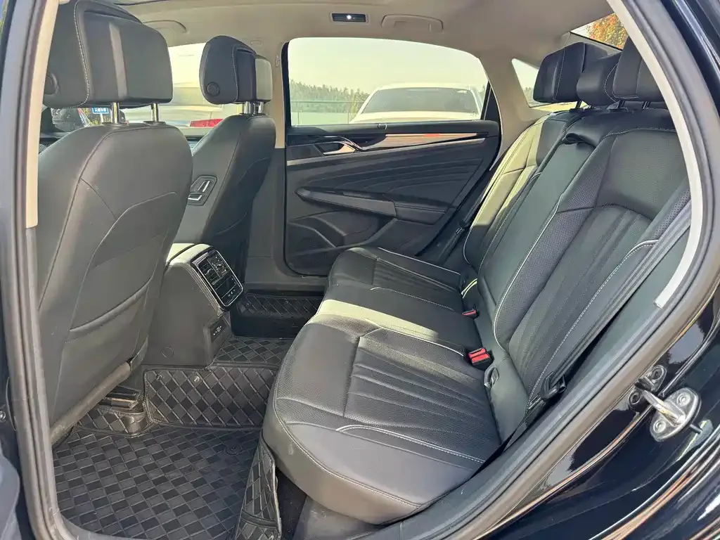 Volkswagen Passat — фото 2