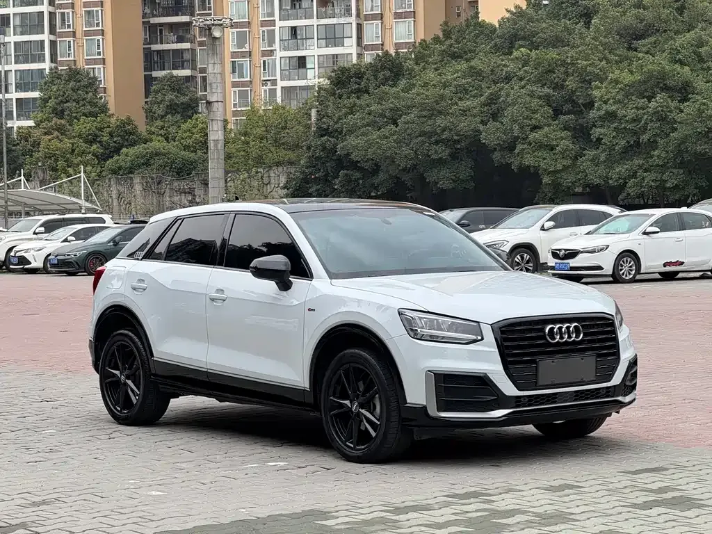 Audi Q2L — фото 3