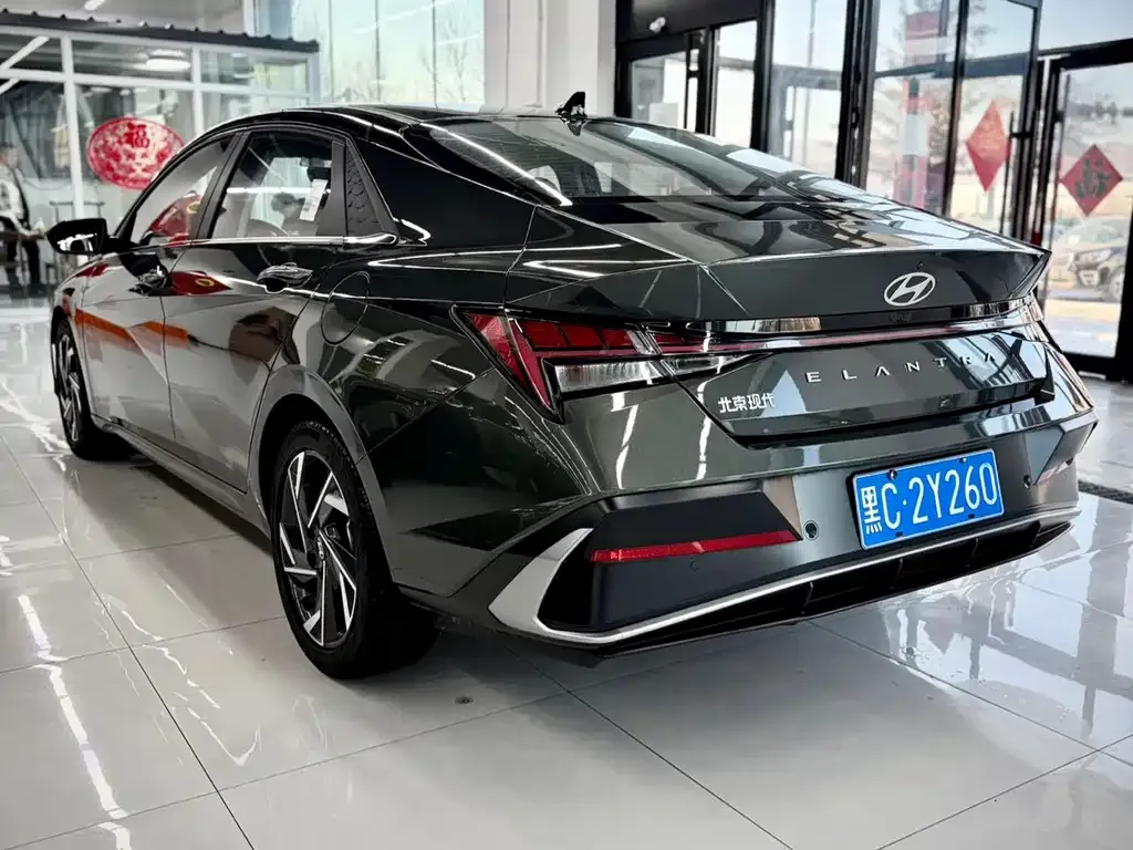 Hyundai Elantra — фото 4