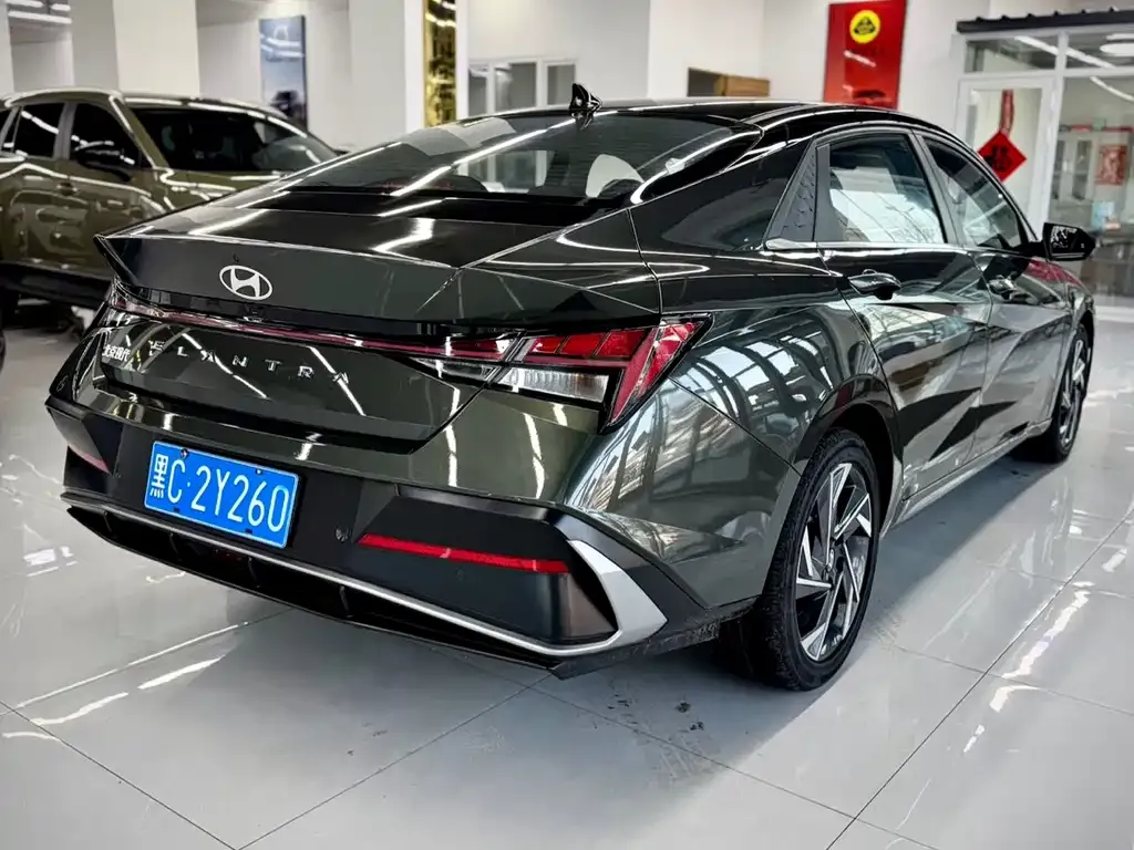 Hyundai Elantra — фото 6