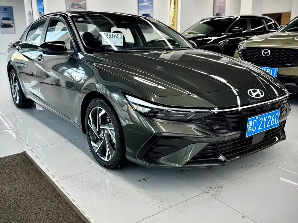 Hyundai Elantra — фото 10