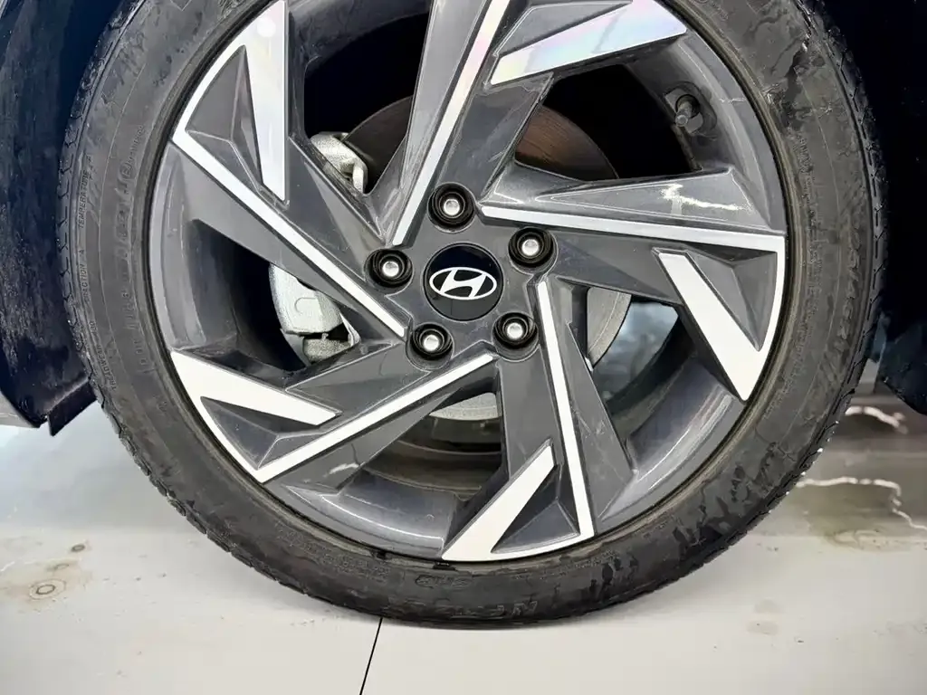 Hyundai Elantra — фото 9