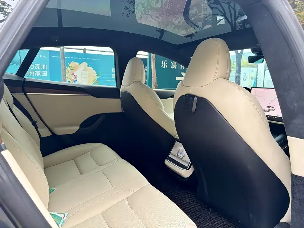 Tesla Model 3 — фото 4