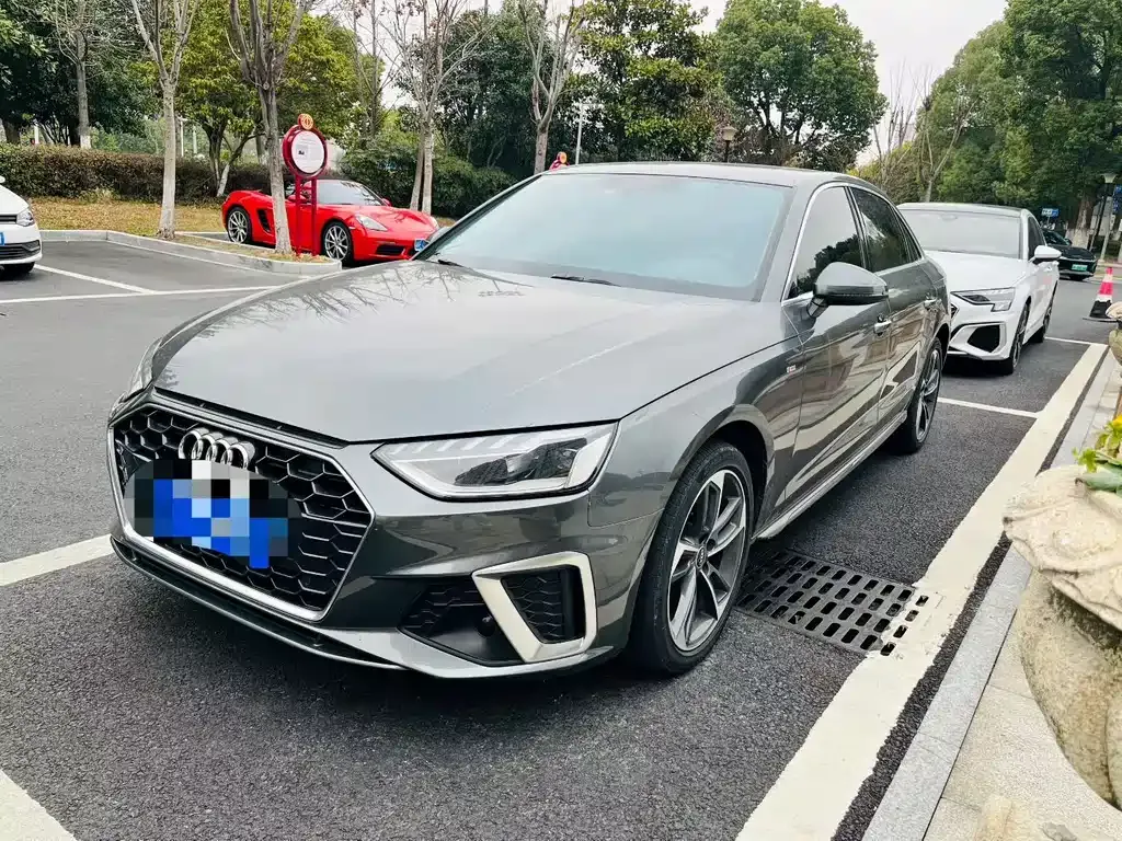 Audi A4L 2022 из CN, фото 1