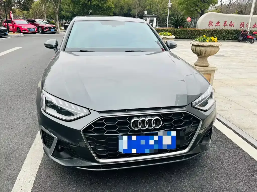 Audi A4L 2022 из CN, фото 5
