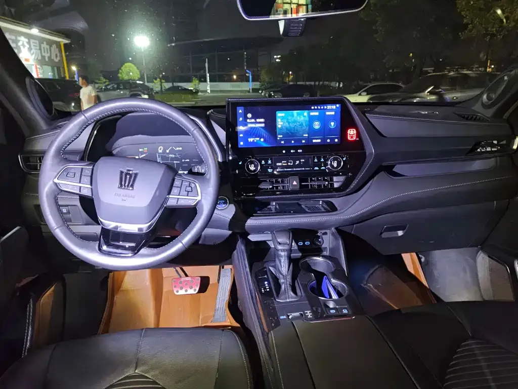 Toyota Crown Kluger 2023 из CN, фото 2