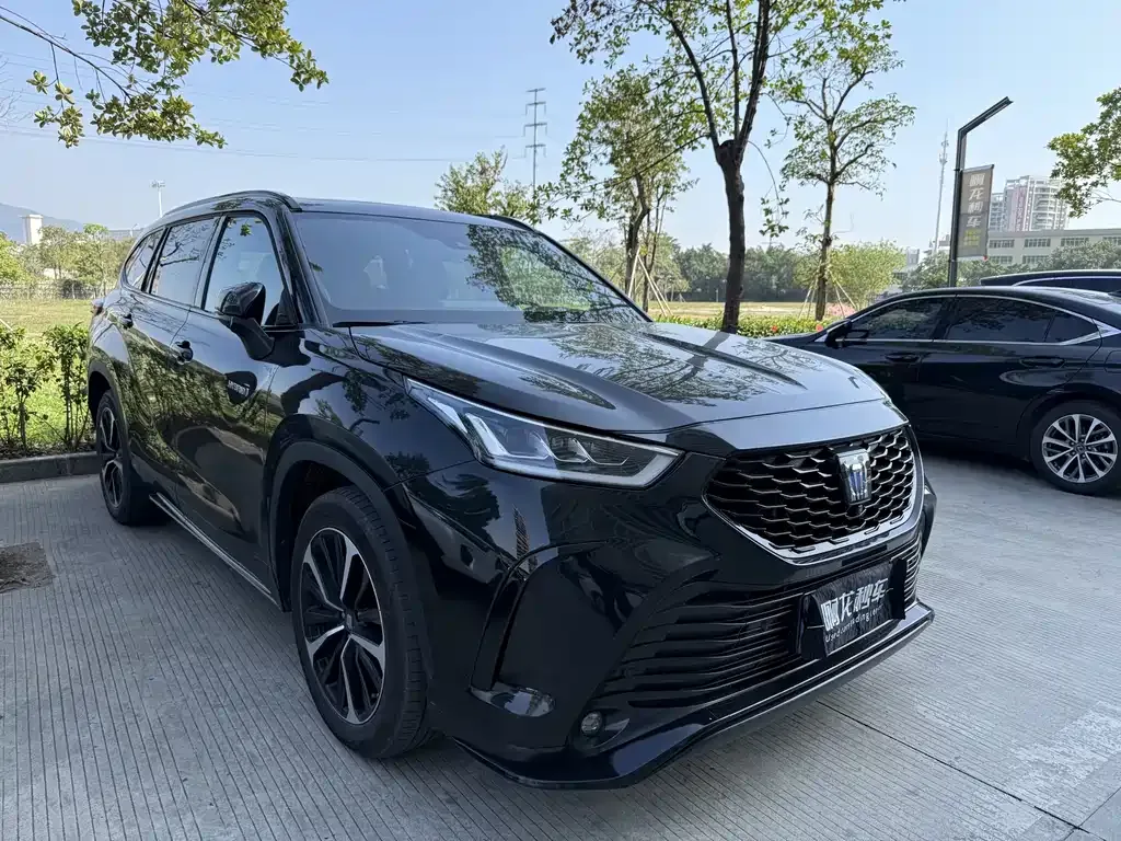Toyota Crown Kluger 2023 из CN, фото 6