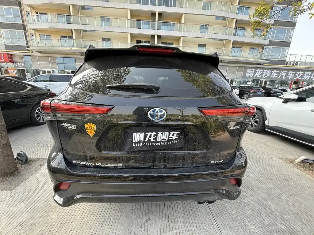 Toyota Crown Kluger 2023 из CN, фото 8