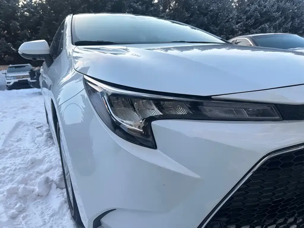 Toyota Corolla — фото 4