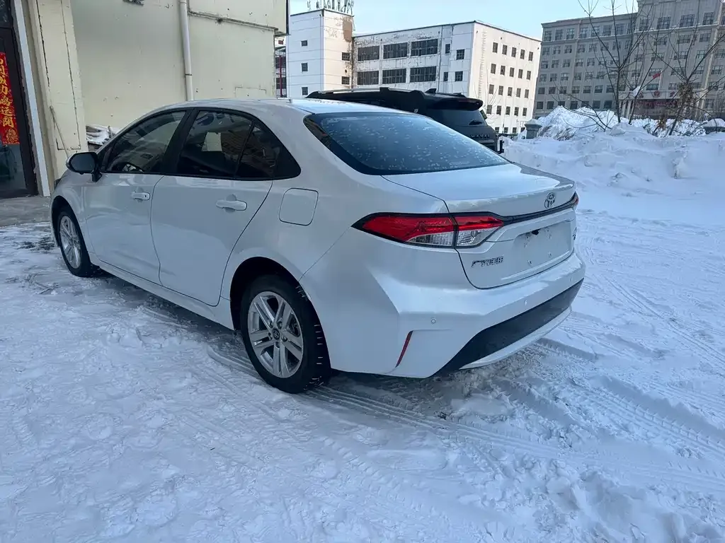 Toyota Corolla — фото 3