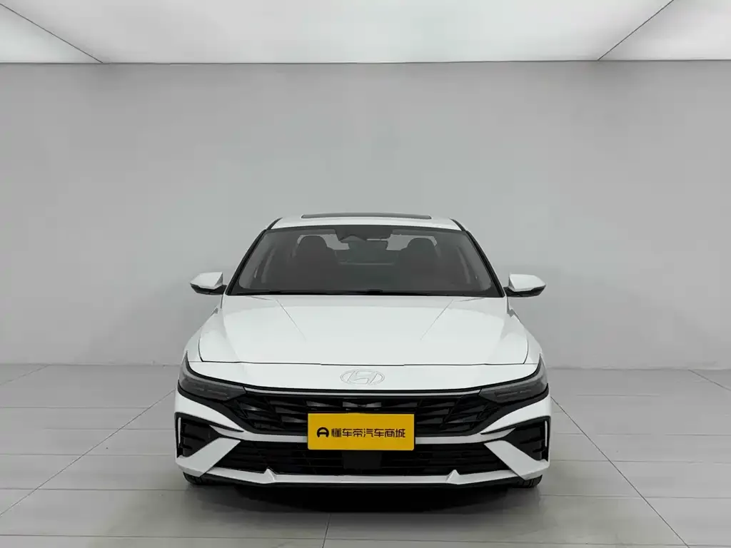 Hyundai Elantra — фото 6