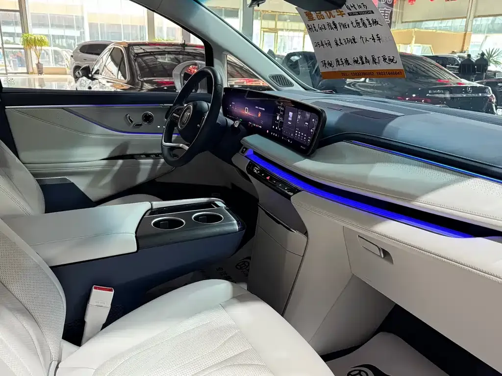 Buick GL8 Hybrid — фото 7