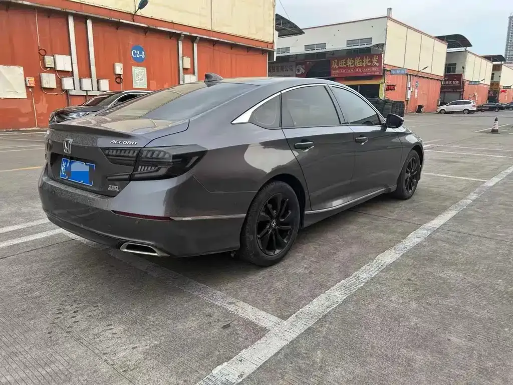Honda Accord — фото 5