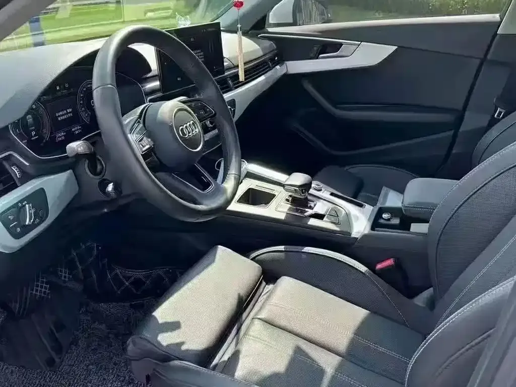 Audi A4L 2021 из CN, фото 5