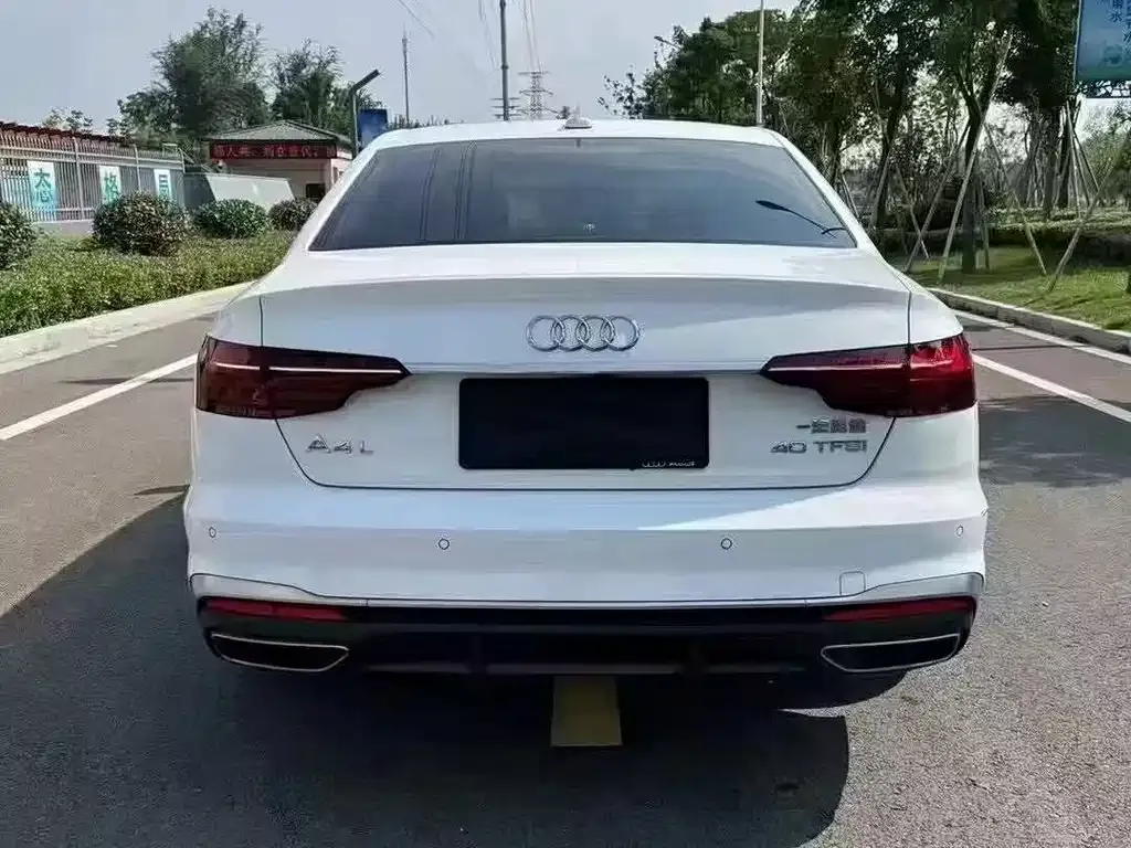 Audi A4L 2021 из CN, фото 4