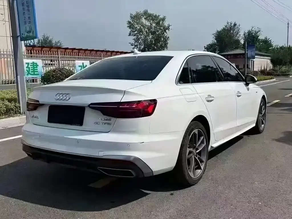 Audi A4L 2021 из CN, фото 8