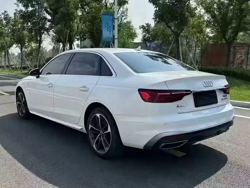 Audi A4L 2021 из CN, фото 2