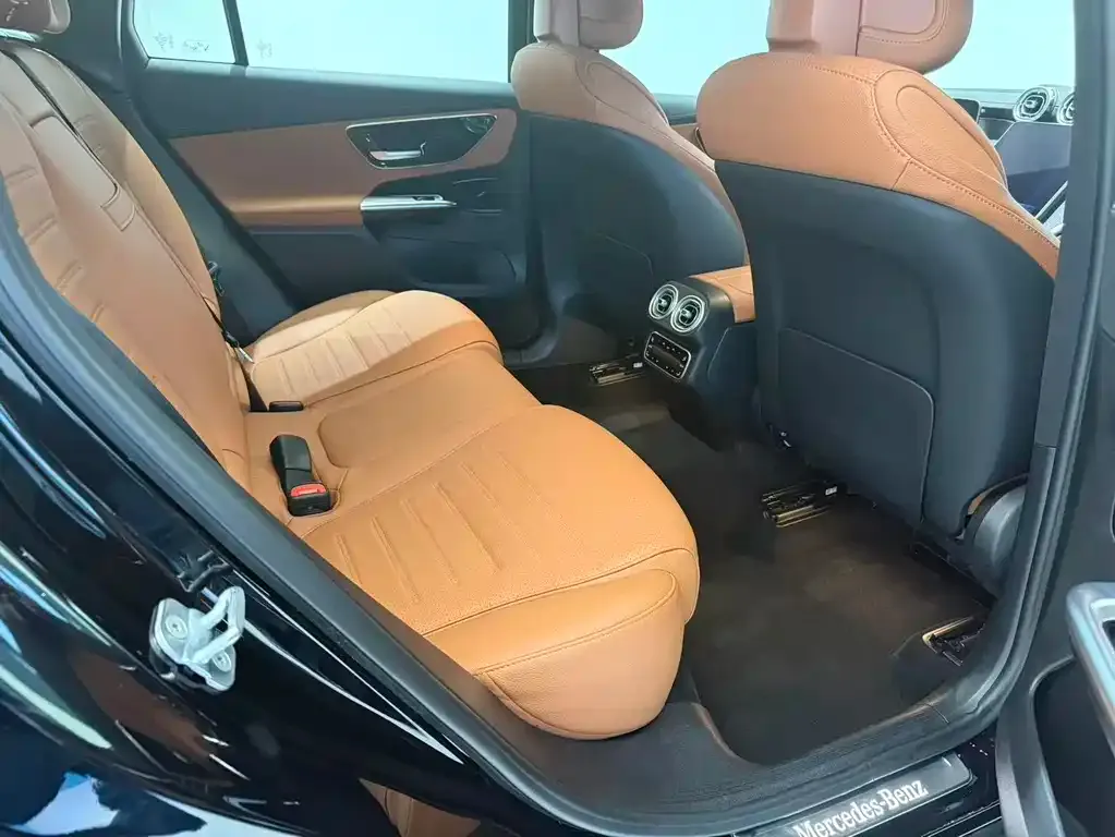 Mercedes-Benz GLC 2023 из CN, фото 2