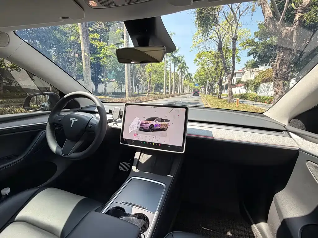 Tesla Model Y — фото 2