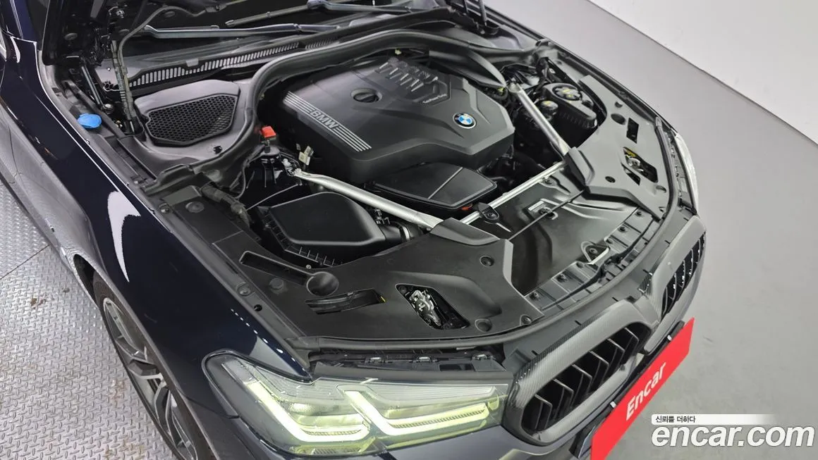 BMW 5-Series 2023 из KR, фото 3