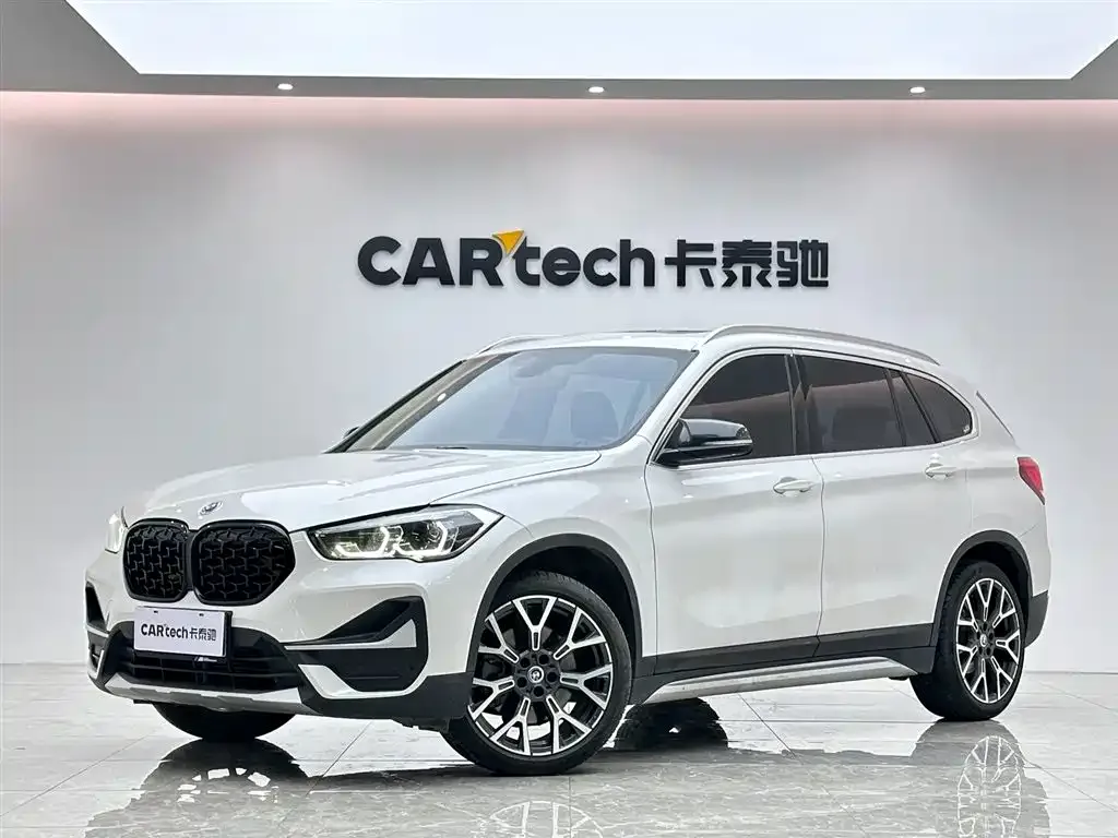 BMW X1 — фото 1