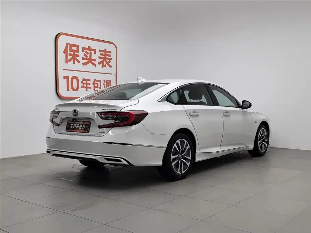 Honda Accord — фото 7