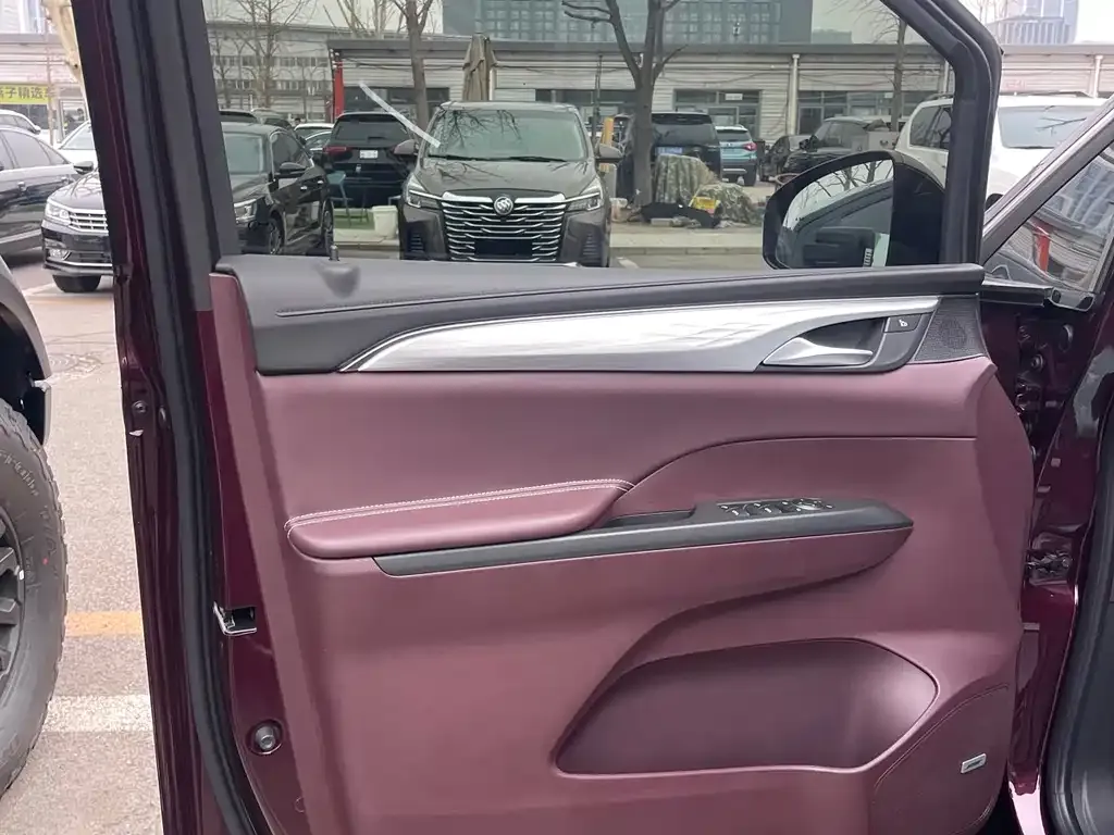 Buick GL8 2025 из CN, фото 4