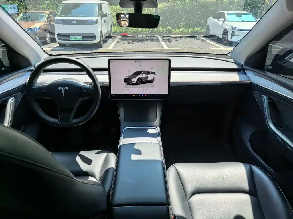 Tesla Model Y — фото 4
