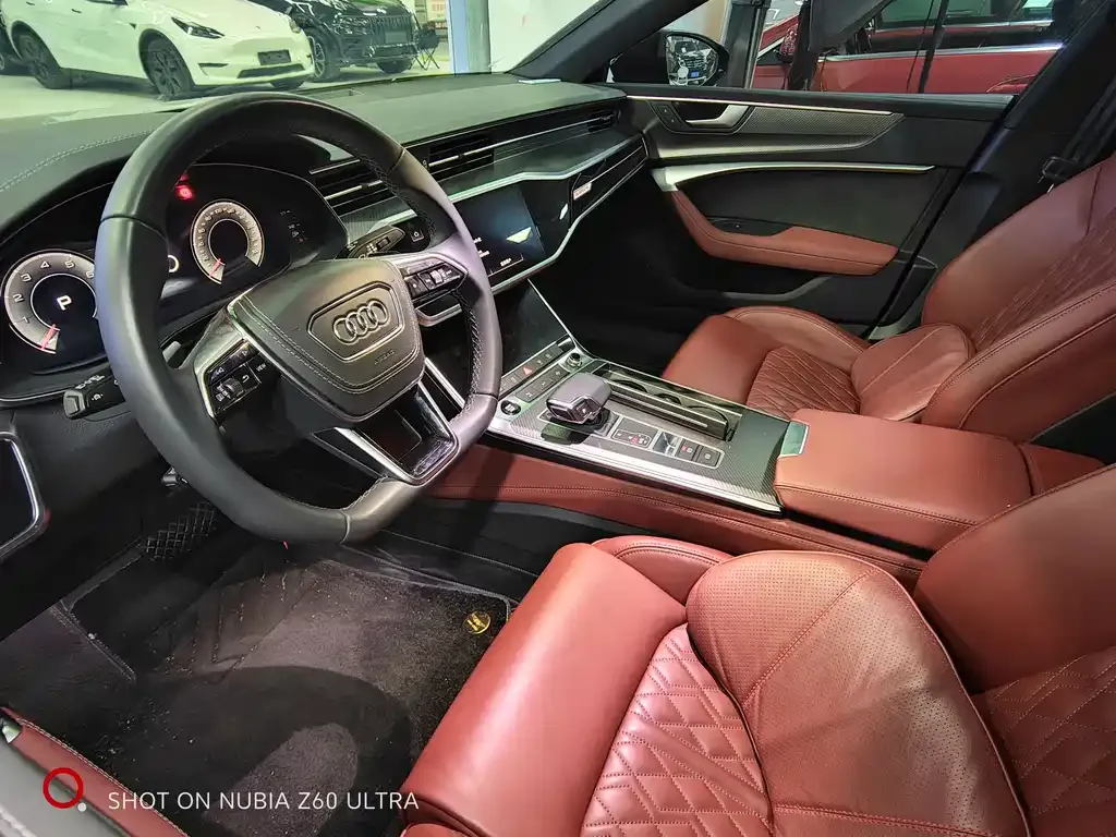Audi A7L — фото 4