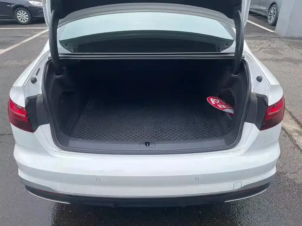 Audi A4L 2025 из CN, фото 4