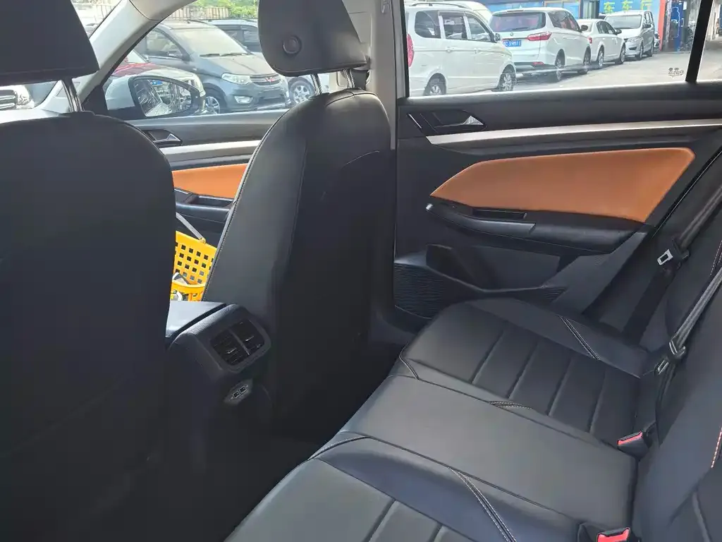 Volkswagen Bora 2023 из CN, фото 6
