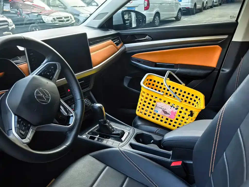 Volkswagen Bora 2023 из CN, фото 8