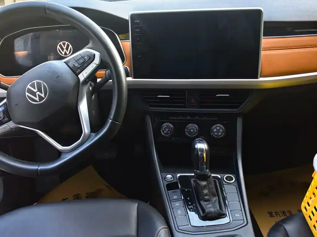 Volkswagen Bora 2023 из CN, фото 3