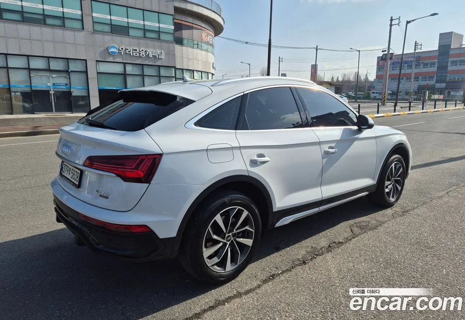 Audi Q5 2021 из KR, фото 5