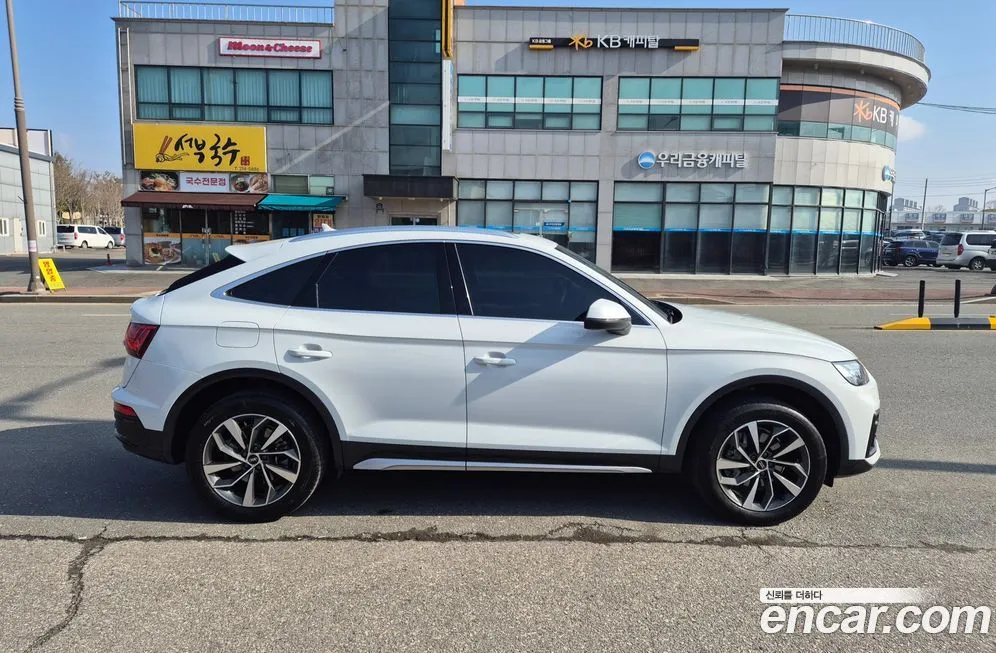 Audi Q5 2021 из KR, фото 7