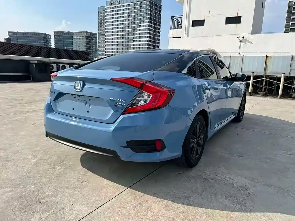 Honda Civic — фото 10