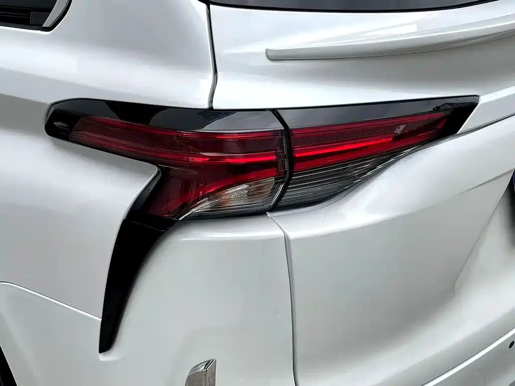 Toyota Sienna — фото 6