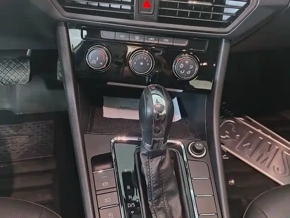 Volkswagen Bora 2021 из CN, фото 9
