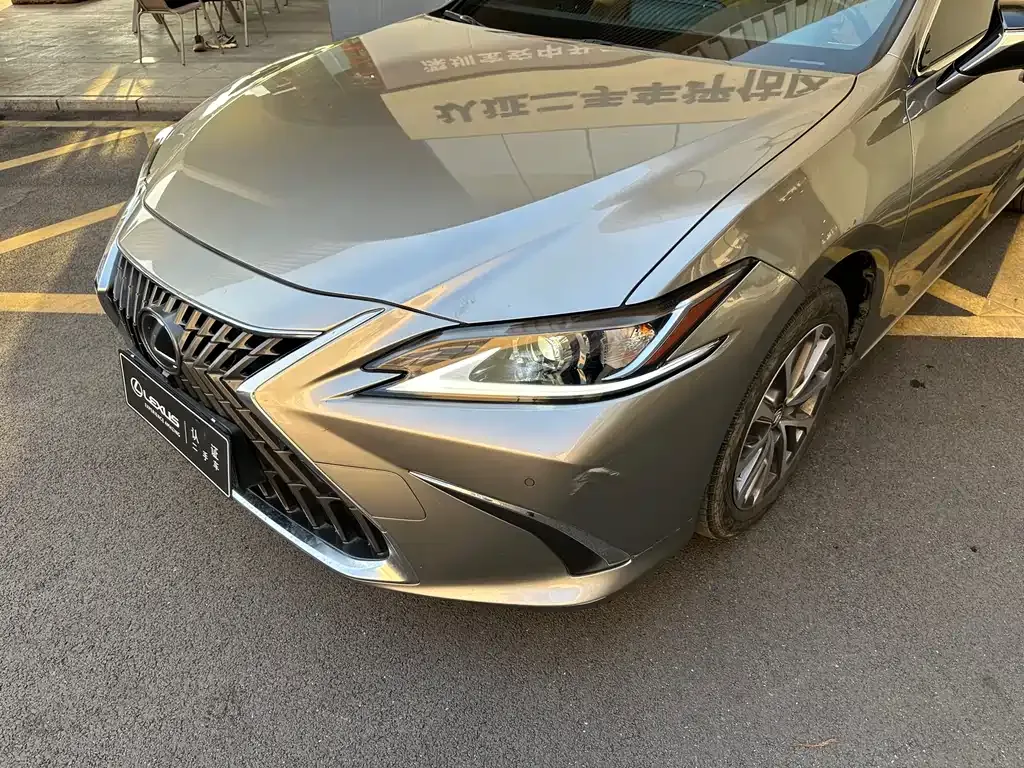 Lexus ES — фото 10