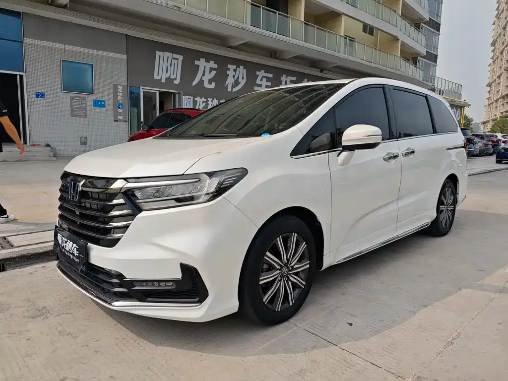 Honda Odyssey — фото 1