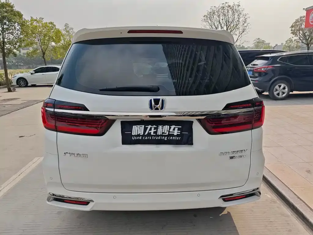 Honda Odyssey — фото 10