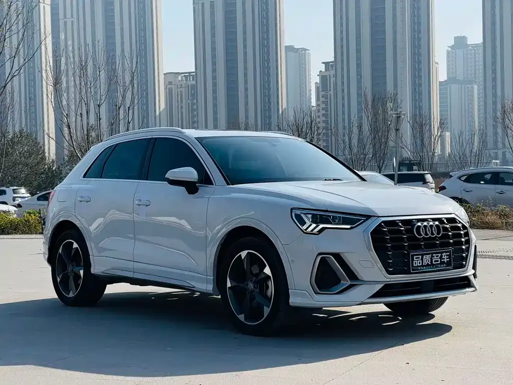 Audi Q3 — фото 8
